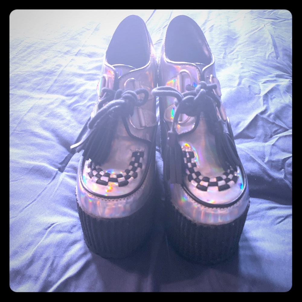 Current mood platform holographic creepers
